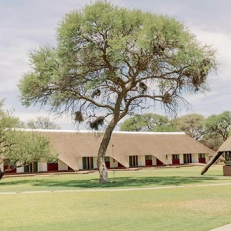 Okahandja Country Hotel Extérieur photo