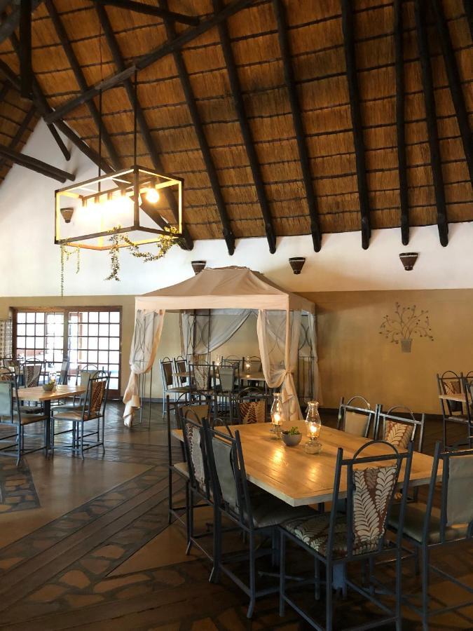 Okahandja Country Hotel Extérieur photo