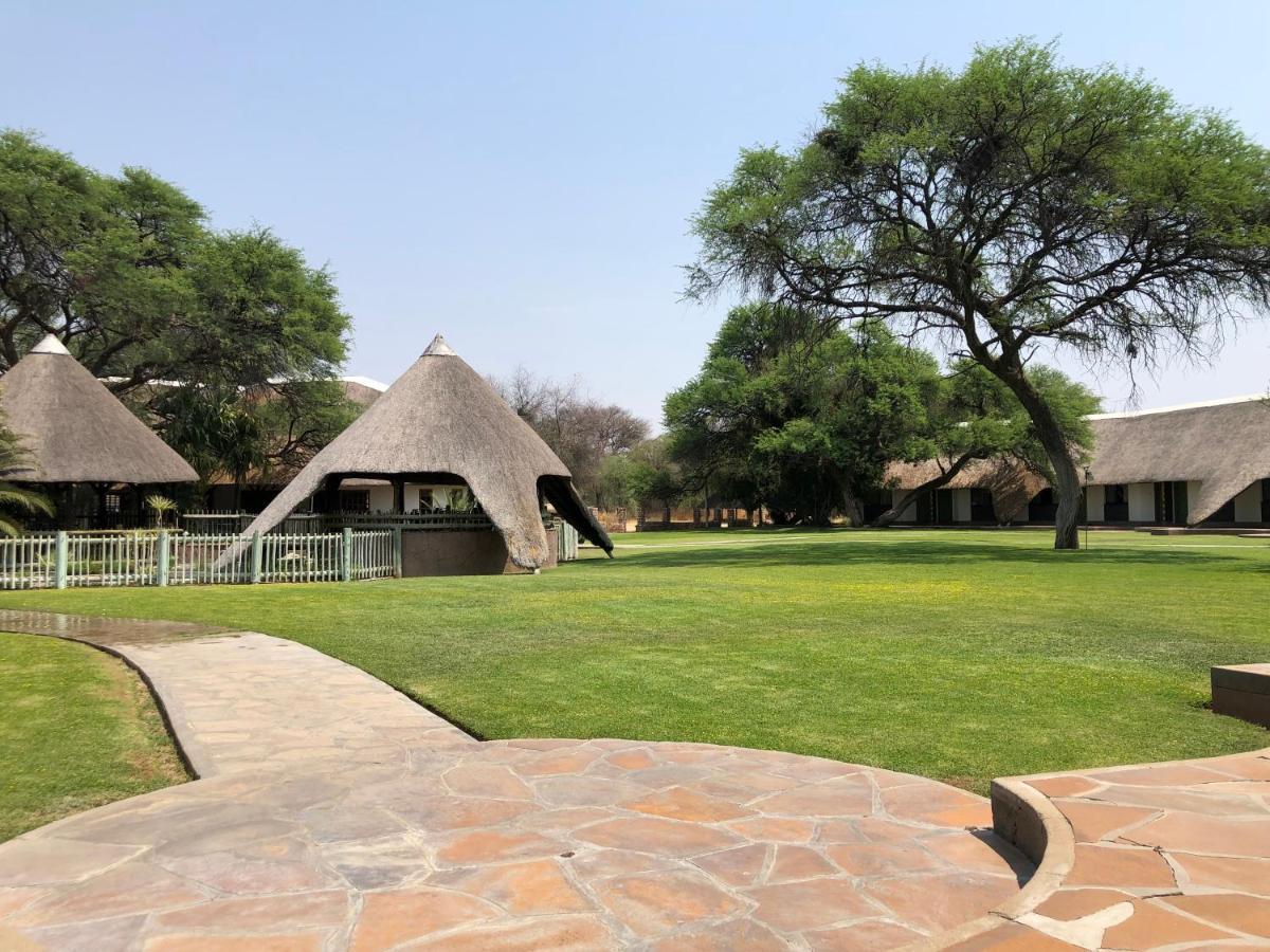Okahandja Country Hotel Extérieur photo
