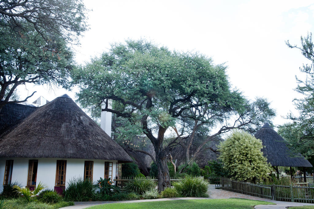 Okahandja Country Hotel Extérieur photo