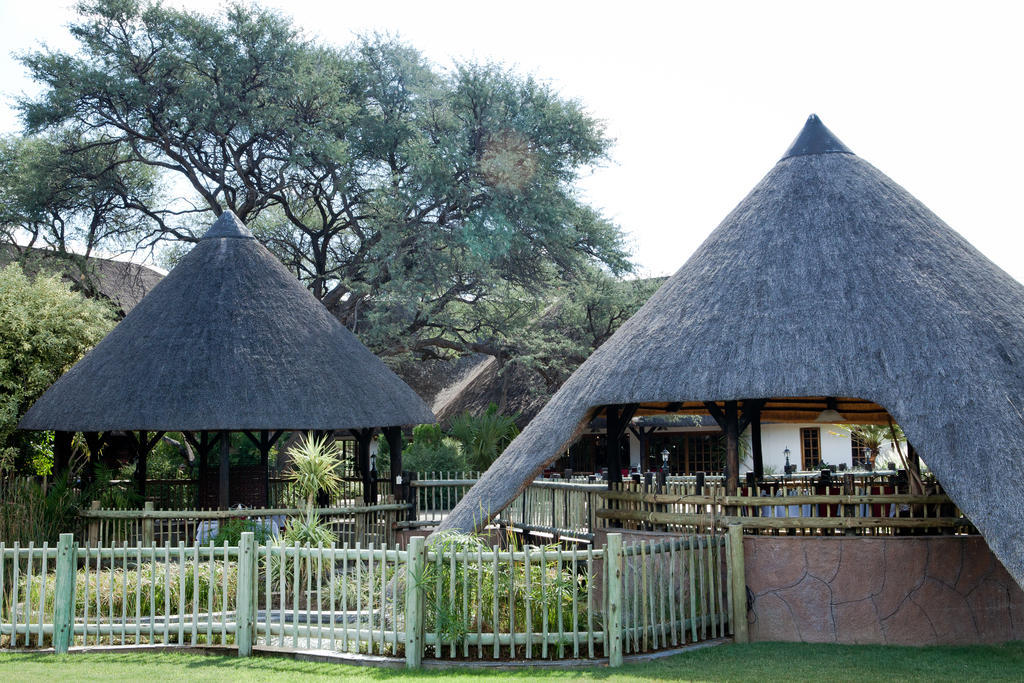 Okahandja Country Hotel Extérieur photo